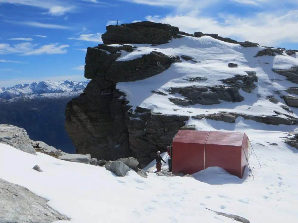 Bivouac Walter Blais cabane de montagne walter blais rouge vue du ciel